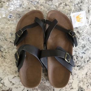 Women’s sandals